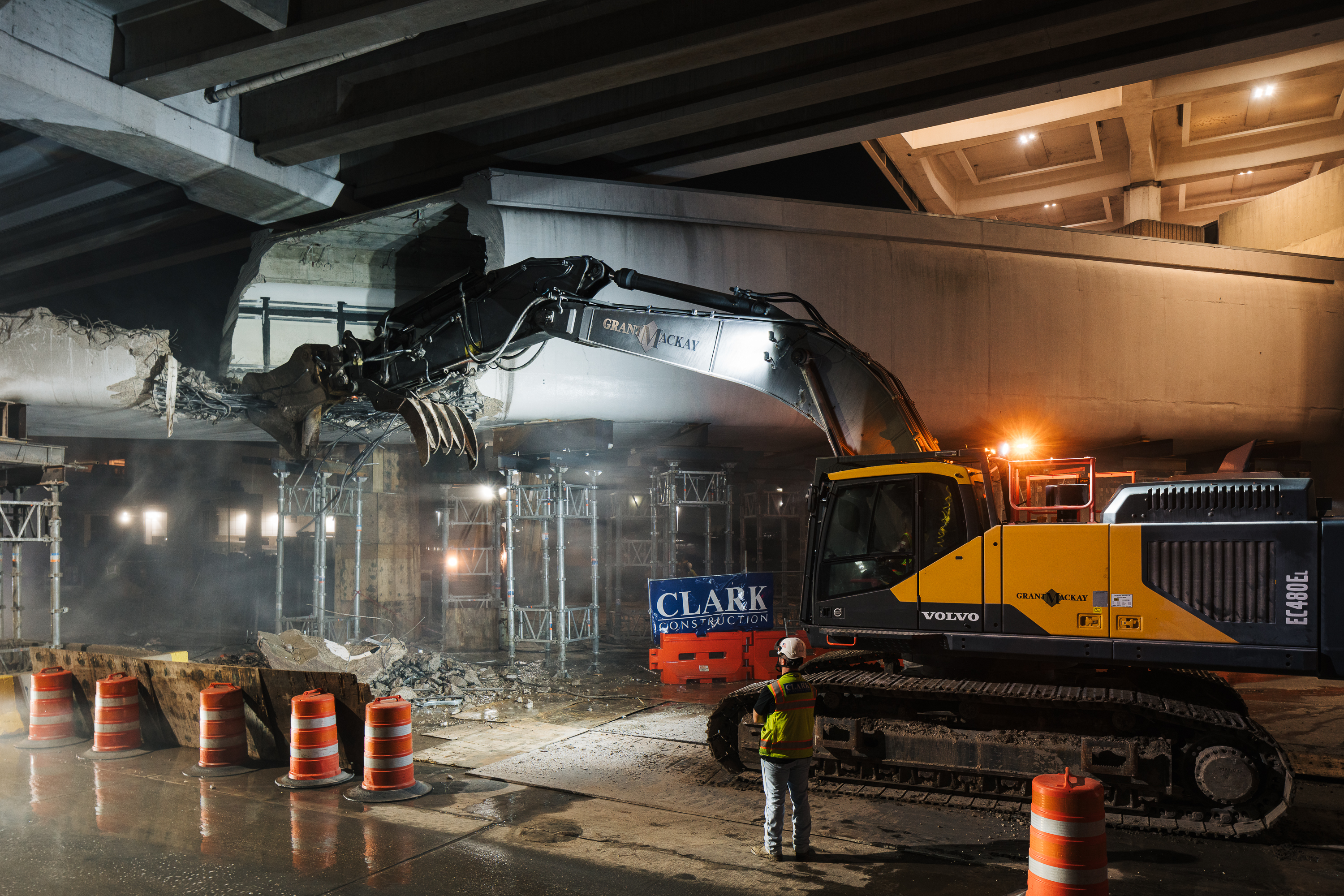 IAH TBT - Central Processor - Pedestrian Tube Demolition