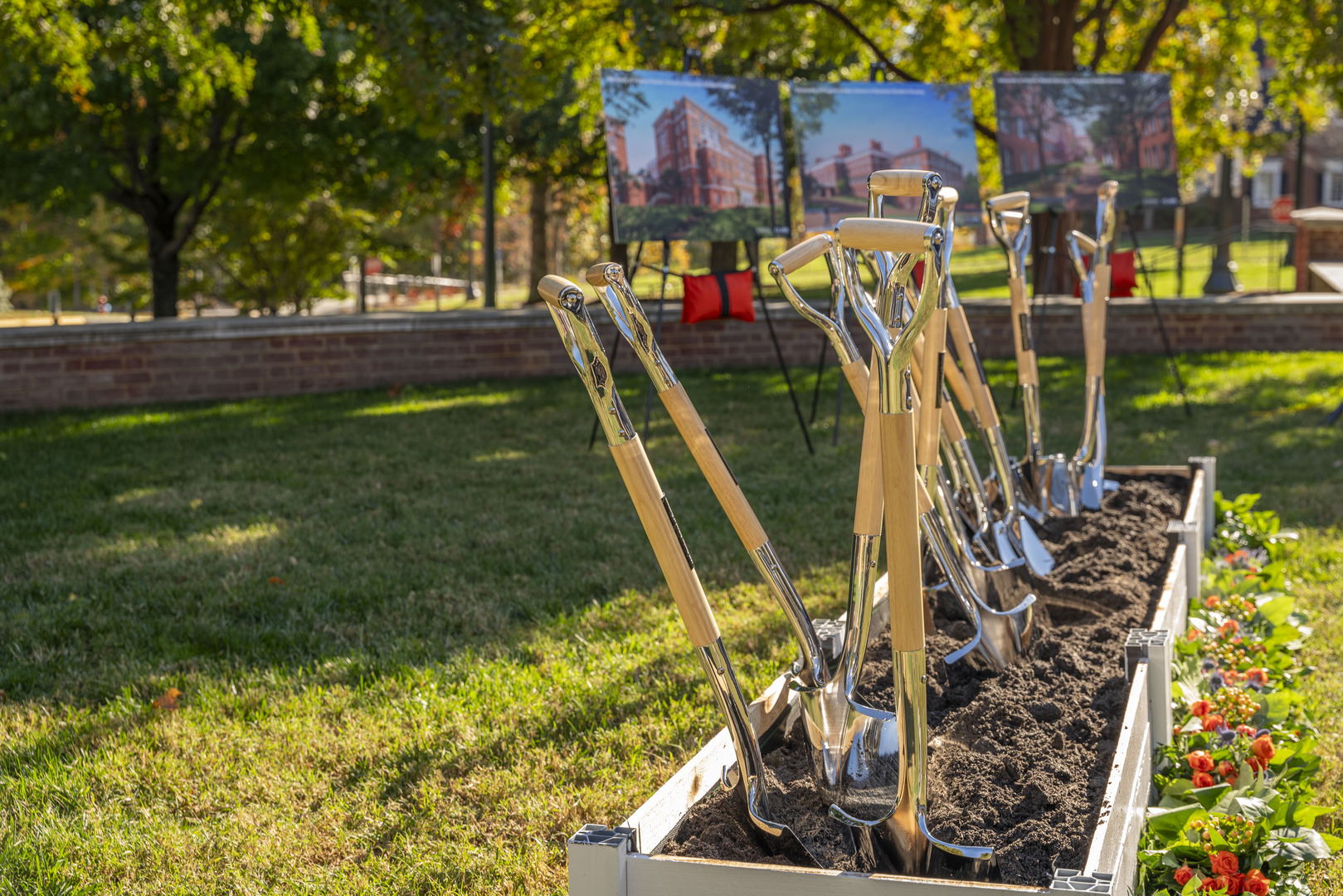 darden groundbreaking shovels