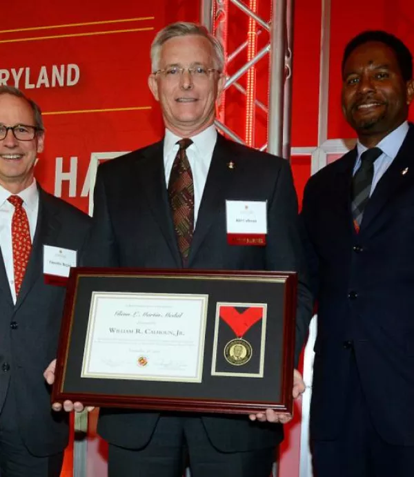 Bill Calhoun Accepts National Honors Award